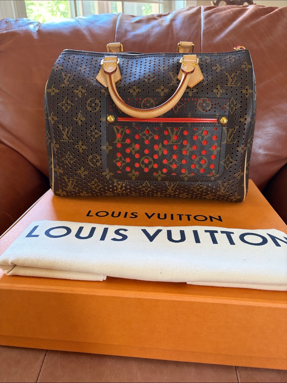 😍GORGEOUS Limited Edition Louis Vuitton Monogram Perforated Speedy 30 in Orange🥰